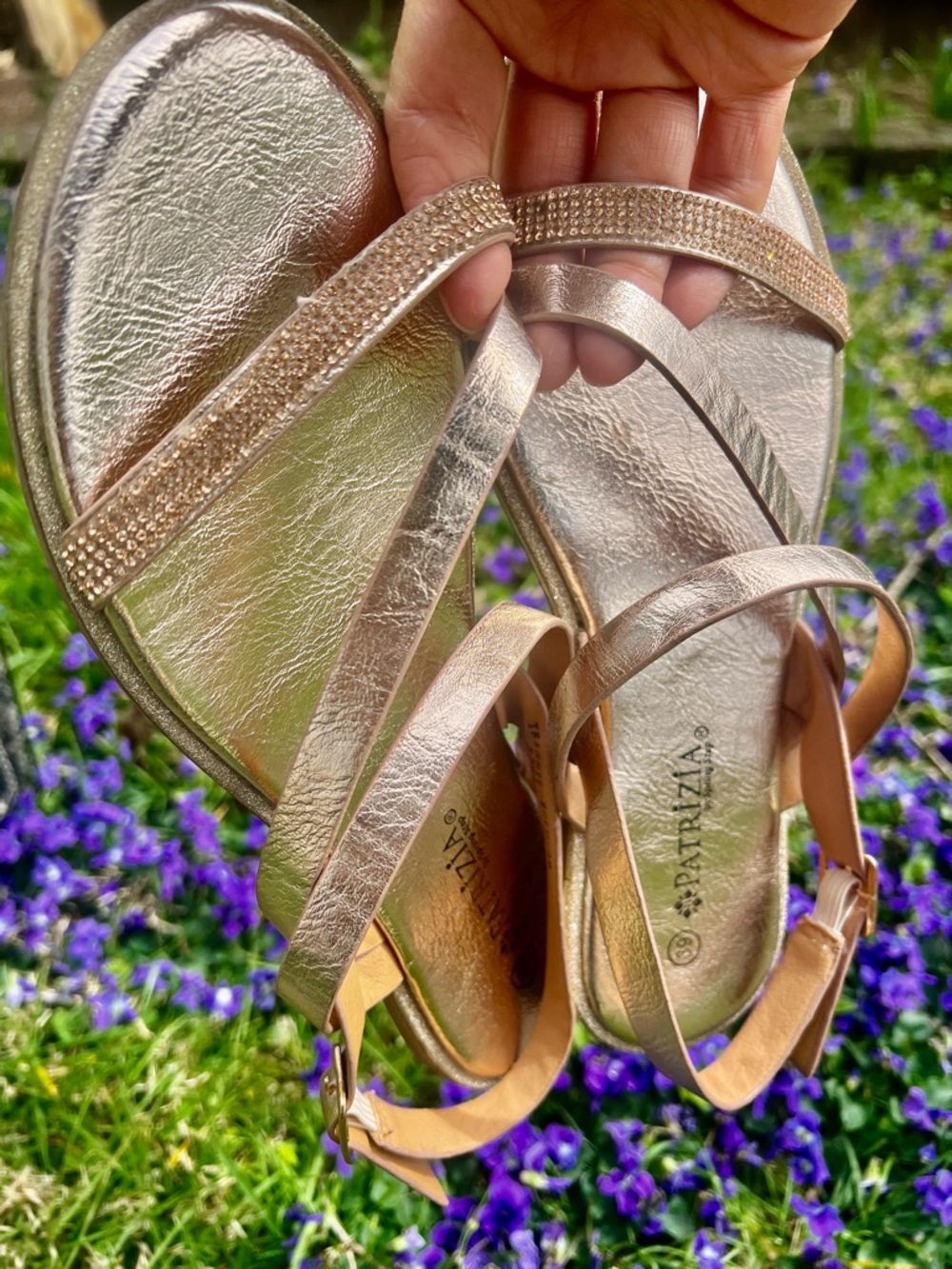 Elegant Patrizia by Spring Step Gold Crystals Bling Sandals EU 39 US 8.5 Flats